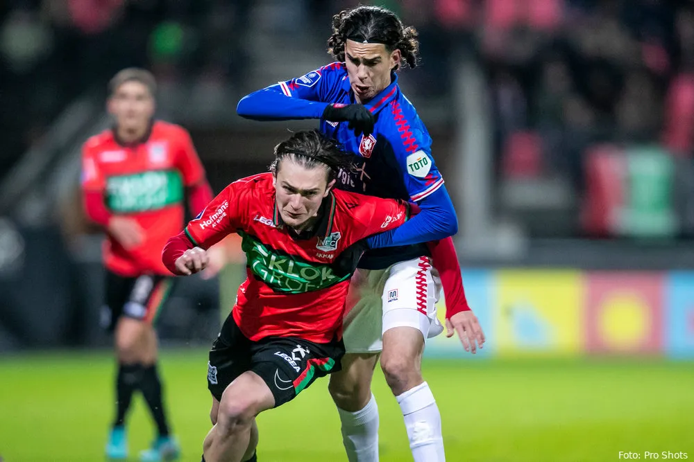 Akman krijgt drie wedstrijden schorsing voor overtreding op Sadílek