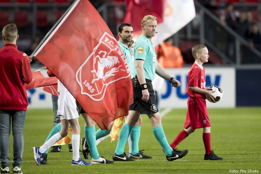 KNVB stelt scheidsrechter en VAR aan voor FC Twente - PEC Zwolle