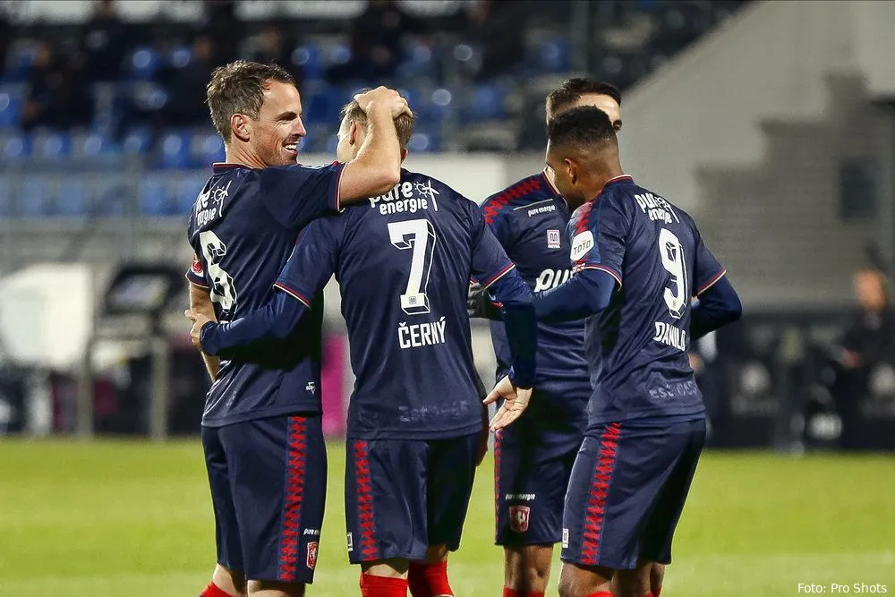 Van den Brom geniet van prestaties Cerny: "Ben echt super blij"