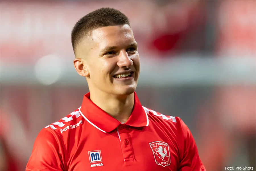 VAN BINNENUIT: Medische keuring Tzolis en overwinning op Schalke 04