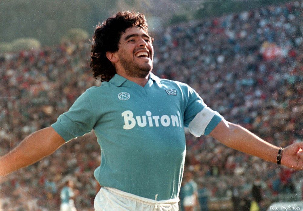 De wedstrijd van FC Twente tegen Maradona: "Moet je dat kleine dikke propje zien"