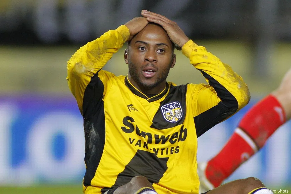 Cairo wilde op 2 mei 2010 niet spelen tegen FC Twente: "Laat me alsjeblieft niet invallen"