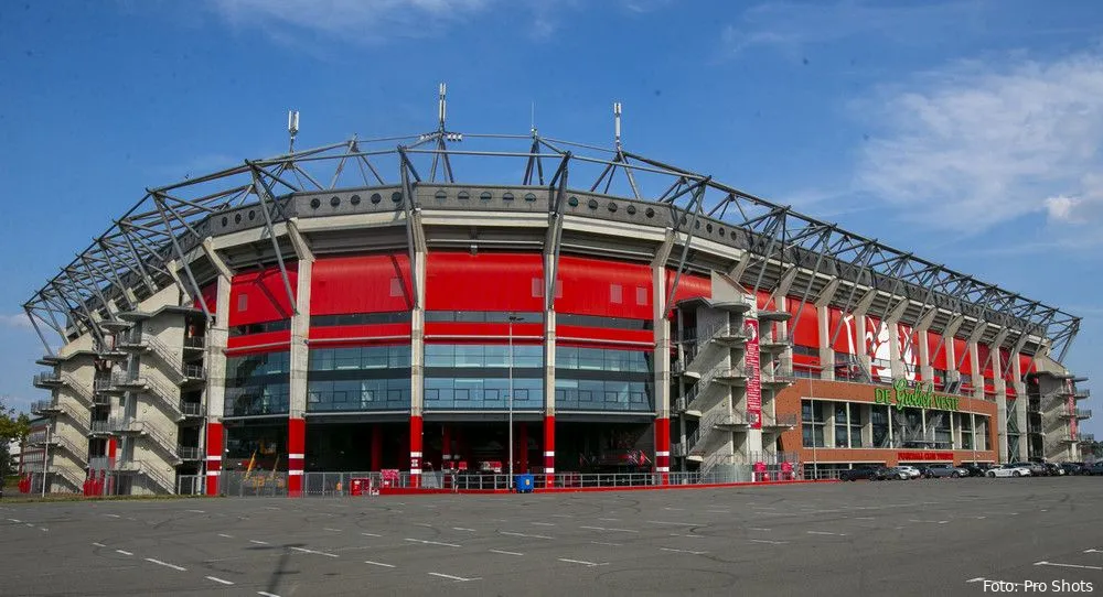 Busby neemt ontslag na kritiek: "Alle banden zijn doorgesneden"