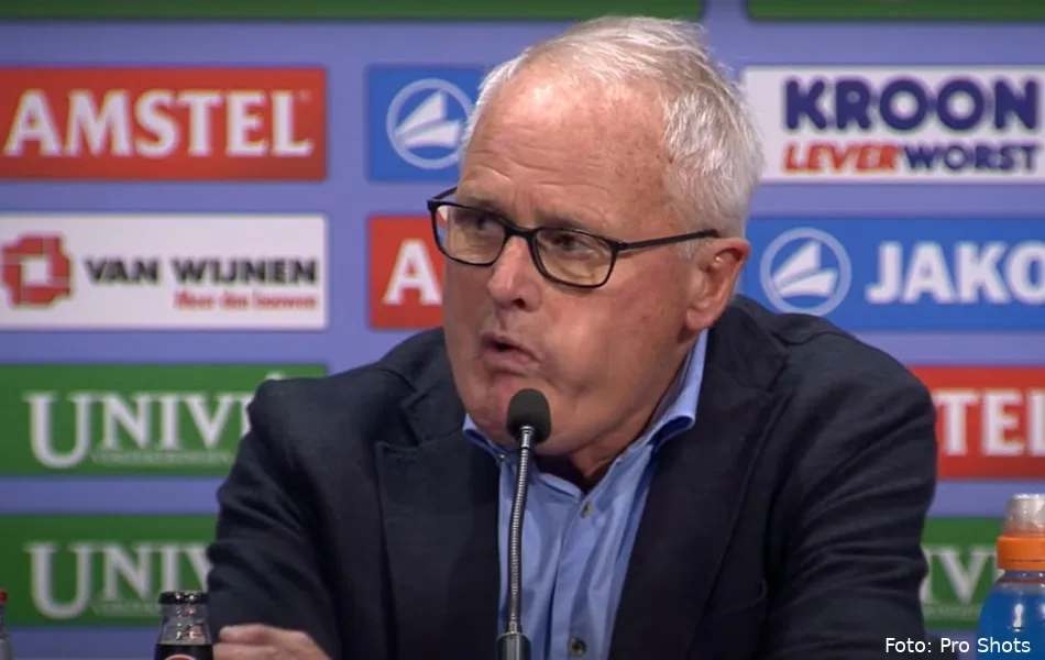 Foppe haalt hard uit naar Van Oostveen