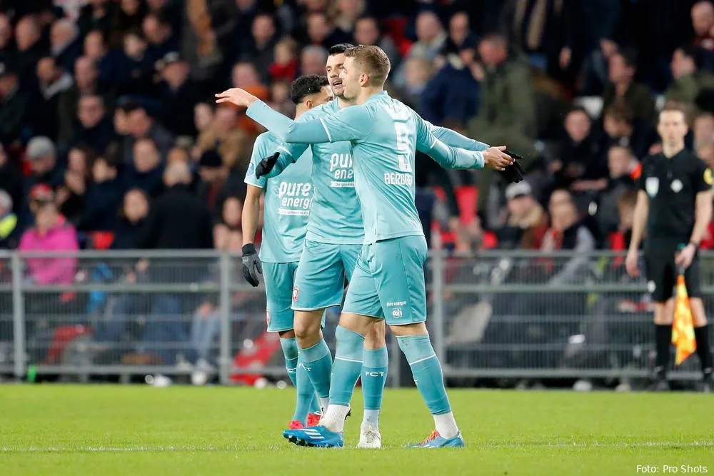 FC Twente pakt in slotfase punt op bezoek bij PSV