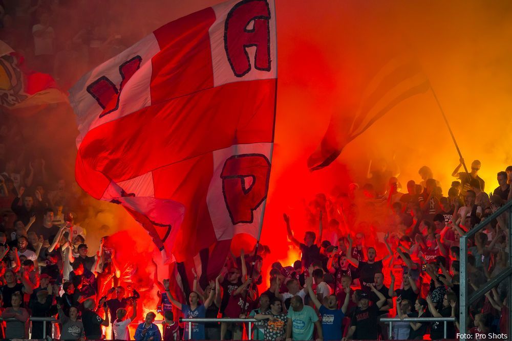 FC Twente supporters laten zich opnieuw gelden: Altijd en overal!