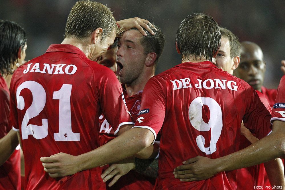 VIDEO | Tien jaar geleden: FC Twente debuteert in de Champions League