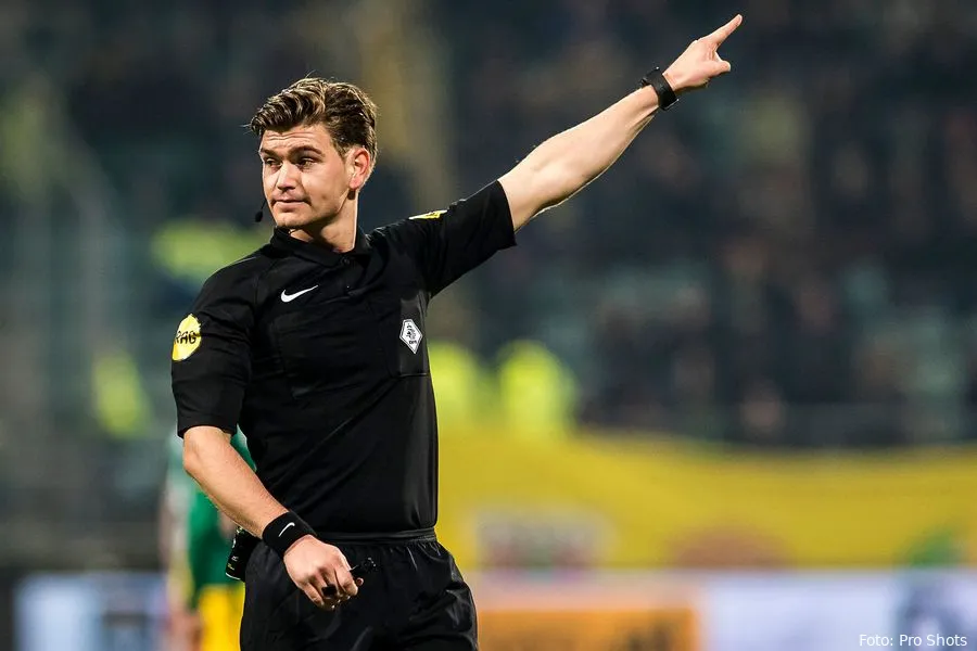 Scheidsrechter fluit voor eerst in drie jaar tijd weer een duel van FC Twente