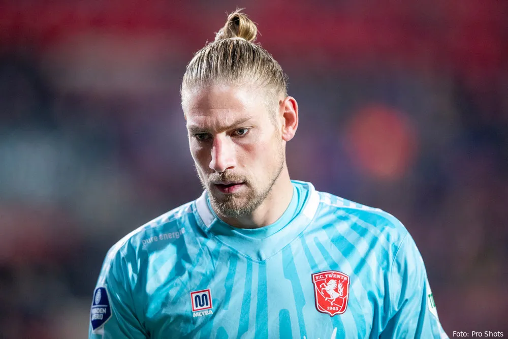 VAN BINNENUIT: Unnerstall houdt FC Twente op de been in Groningen