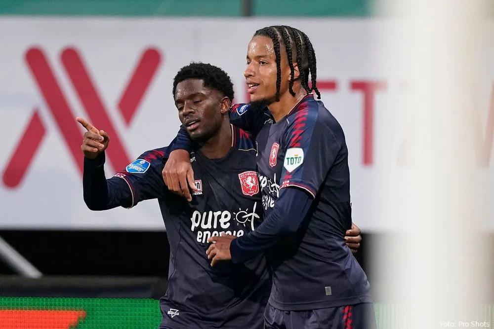 Ebuehi herstelt van blessure en in de basis tegen Sparta
