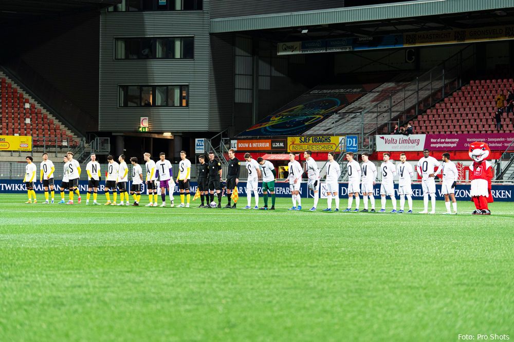 Foto: T-shirt actie 'Stadionsvol' gaat hopeloos mis bij spelers VVV-Venlo