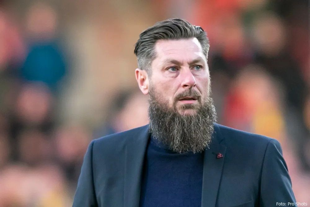 Kamphuis-tirade: Cambuur-trainer baalt van falende arbiter bij zure nederlaag