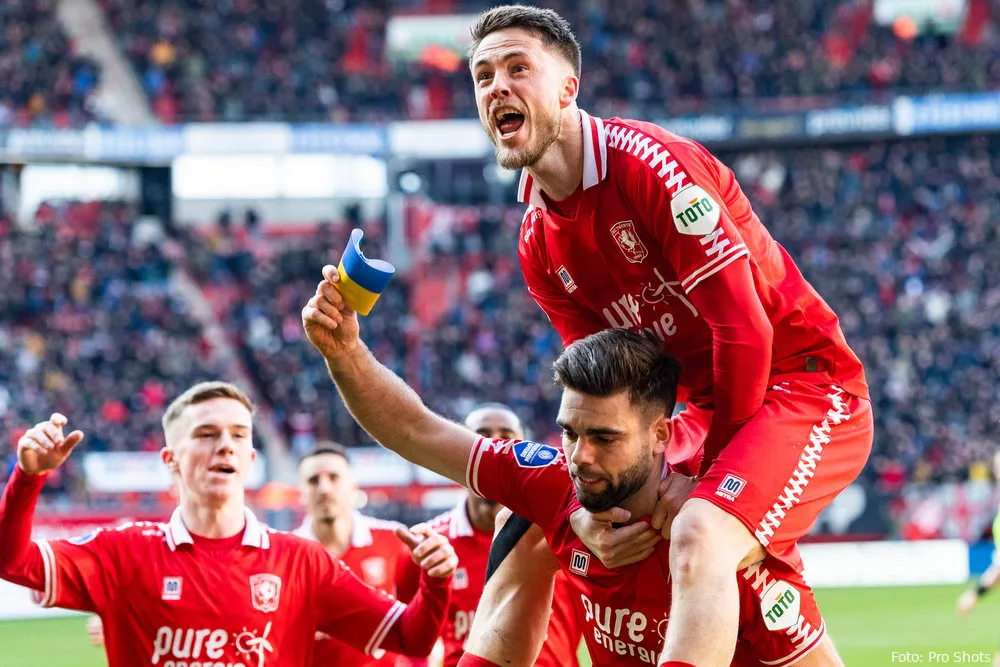 Waardering voor rol Van Wolfswinkel: "Vader van de groep"
