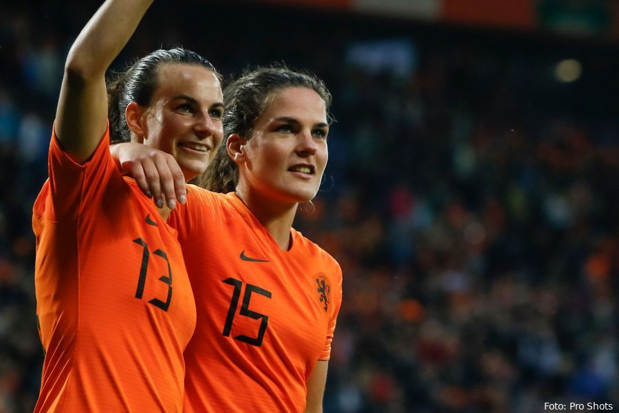 Wegvallen sterspeler Martens biedt kansen voor Twente-aanvaller bij Oranje