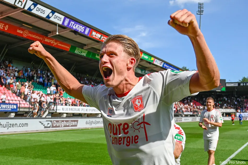 Sem Steijn start voor FC Twente in clash tegen zijn vader