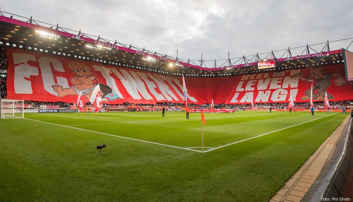 TUSSENSTAND: FC Twente massaal gesteund in thuisduel met Sparta Rotterdam