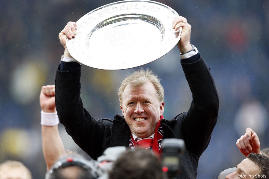 Op deze bijzondere manier kondigde McClaren zijn vertrek aan bij FC Twente