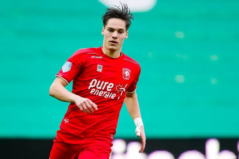 Thijs van Leeuwen blinkt uit bij Almere City na ontslag Verbeek