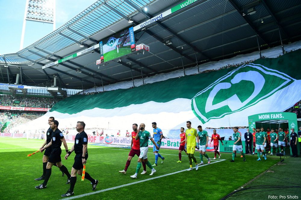 FC Twente en Werder Bremen oefenen tegen elkaar in Duitsland
