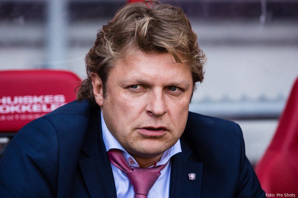 Mulder looft 'simpelheid' FC Twente: "Iemand houdt de hand op de knip"