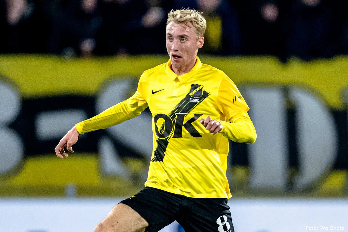 casper staring nac close up 2023