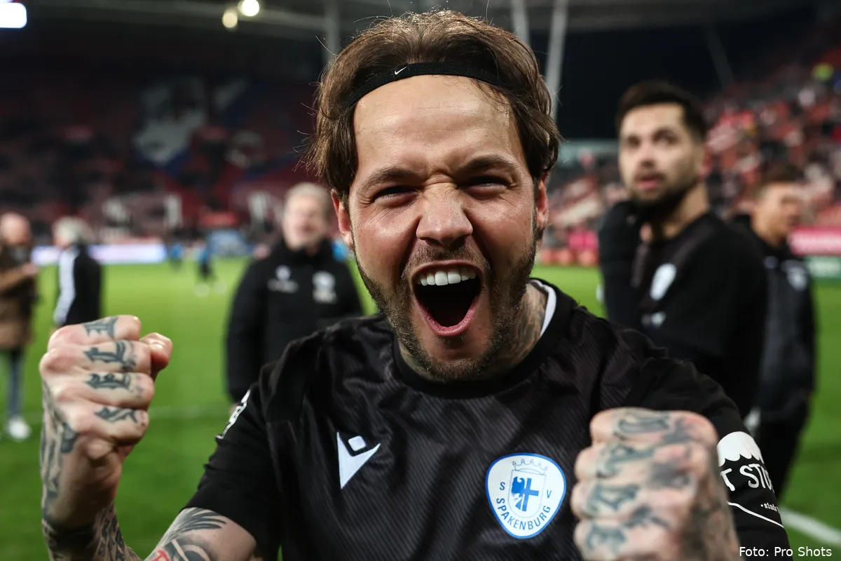 Spakenburg-sensatie Dekker 'moet bij FC Twente spelen': "Dan is hij nog een van de beteren"