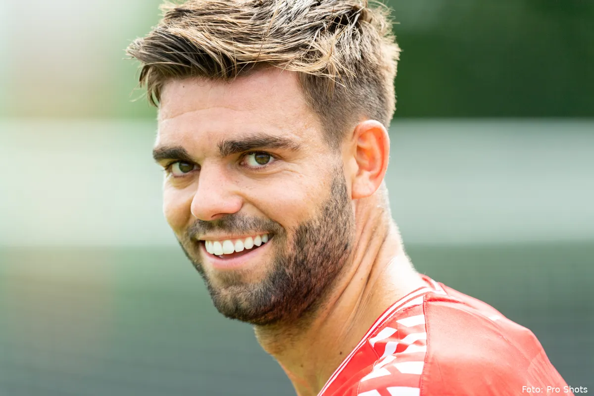 robin propper smile lachend