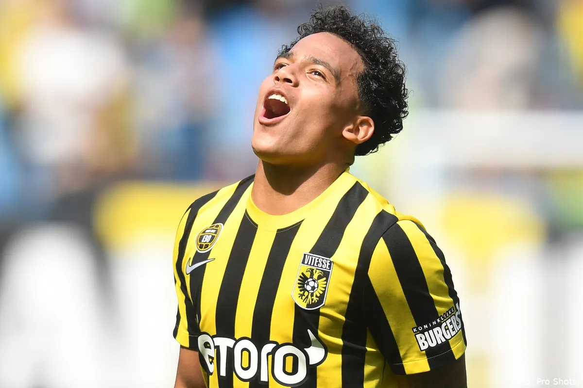 million manhoef vitesse blij 2023