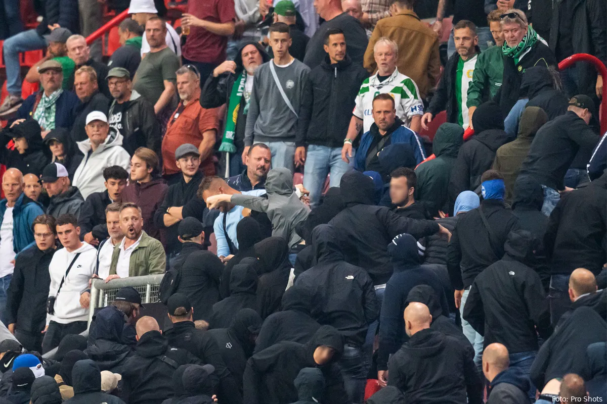 twente supporters aanval hoofdtribune hammarby grolsch veste 2023