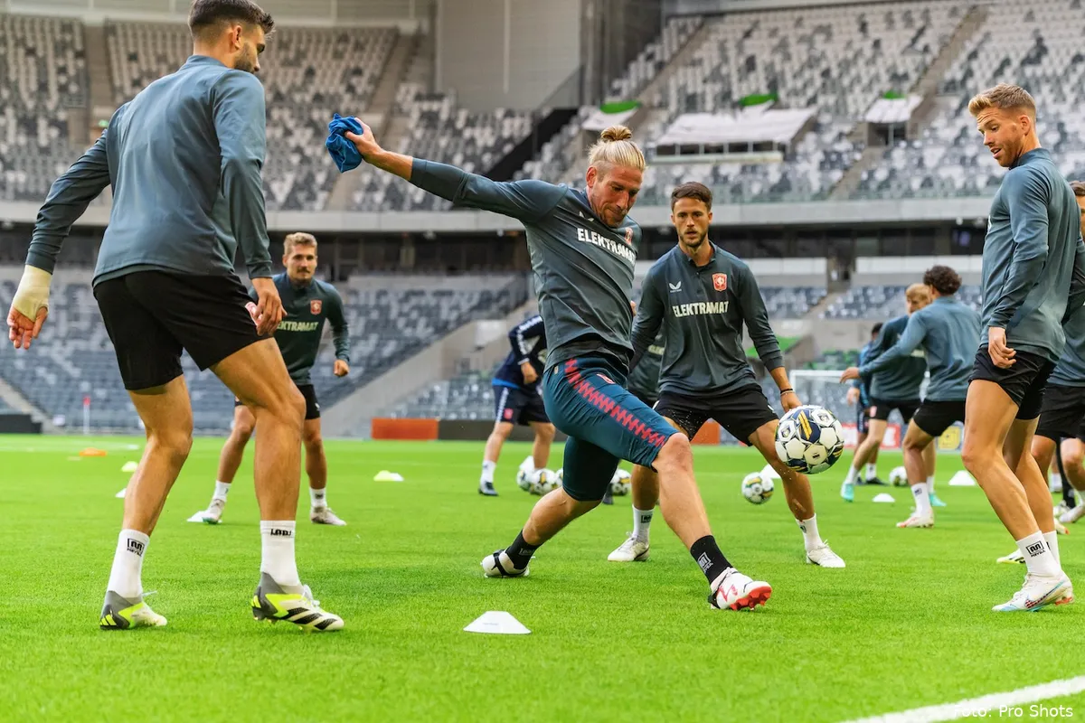 Unnerstall niet te spreken over het veld: "Heel slecht kunstgrasveld"