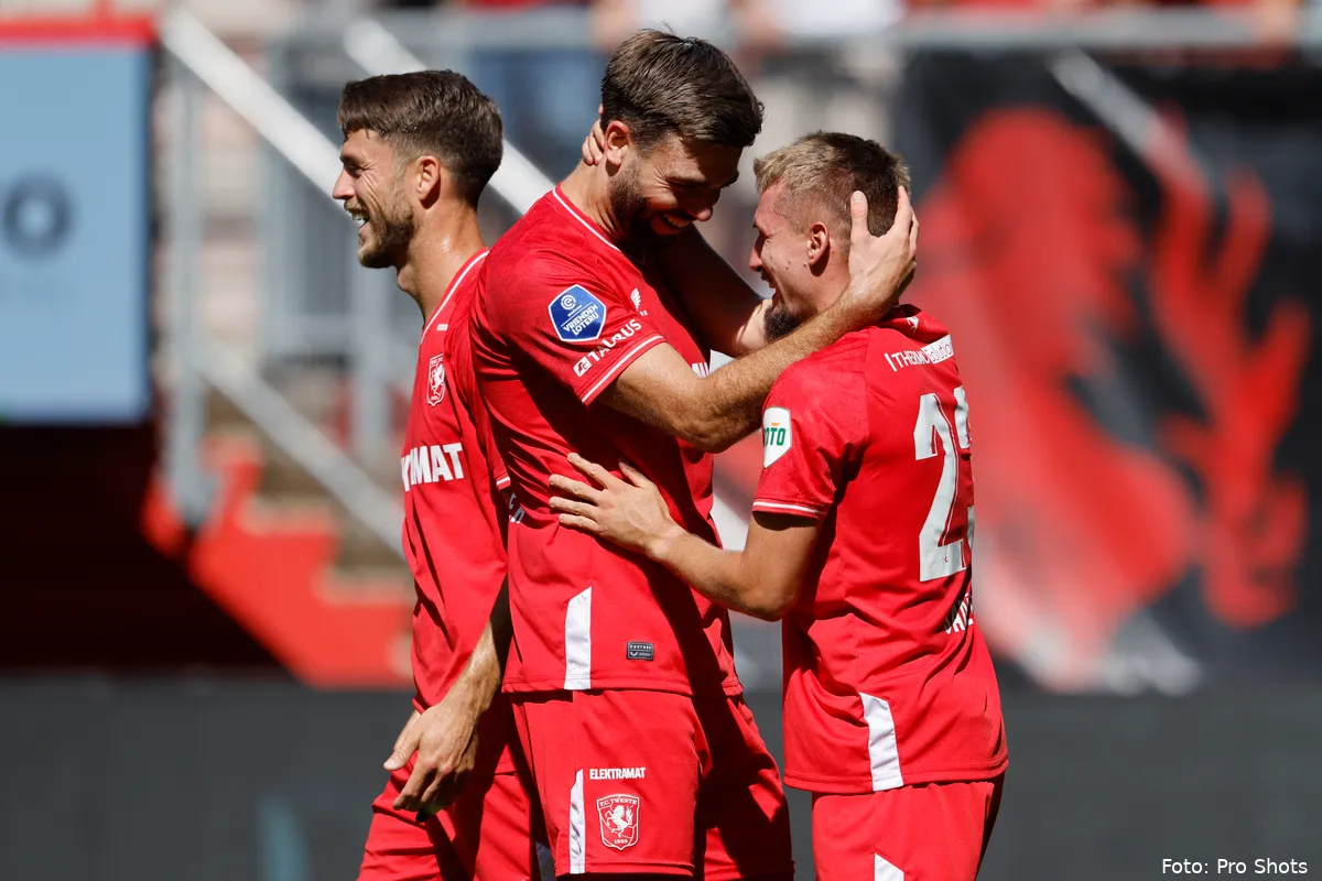 michal sadilek robin propper ricky van wolfswinkel na 1 0 fc twente pec zwolle 2023 2024