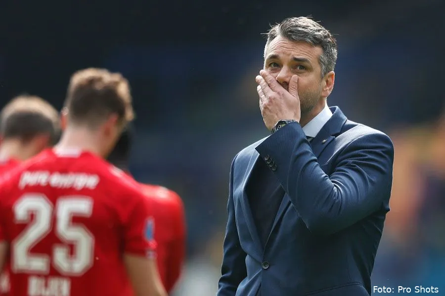 marino pusic teneergeslagen hand voor de mond