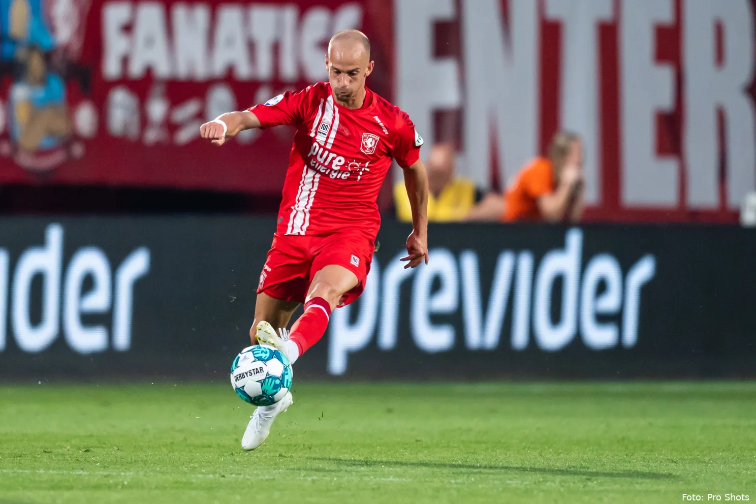 vaclav cerny assist pass buitenkant links fc twente nec nijmegen 2022 2023