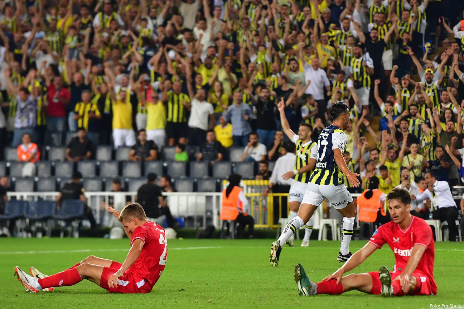 sadilek hoorenbeeck fenerbahce twente istanboel 2023