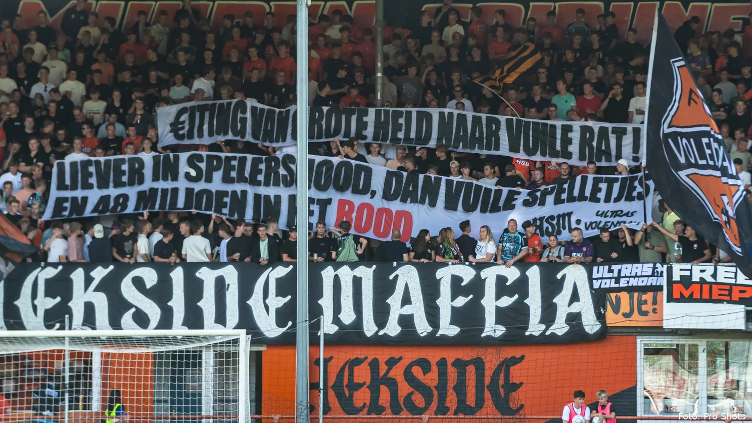spandoek fc volendam ultras carel eiting fc twente schulden 2023