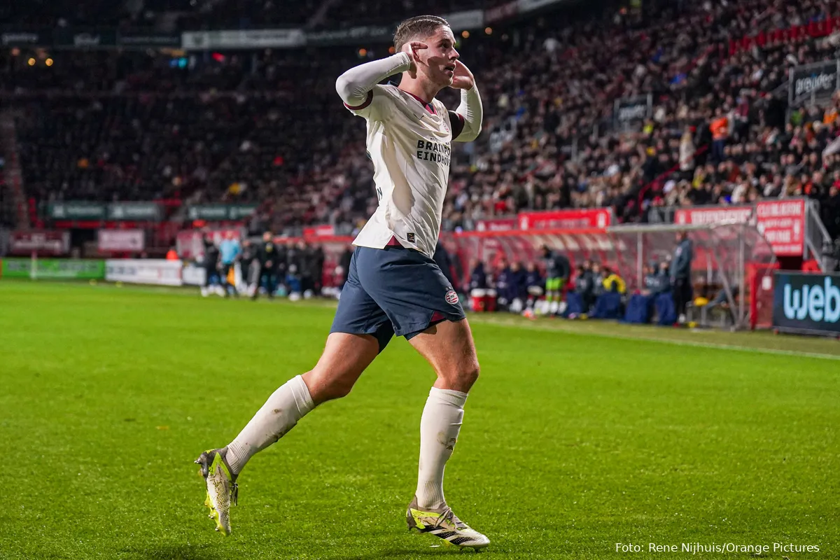 joey veerman handen achter oren voor vak p fc twente psv 2023 2024