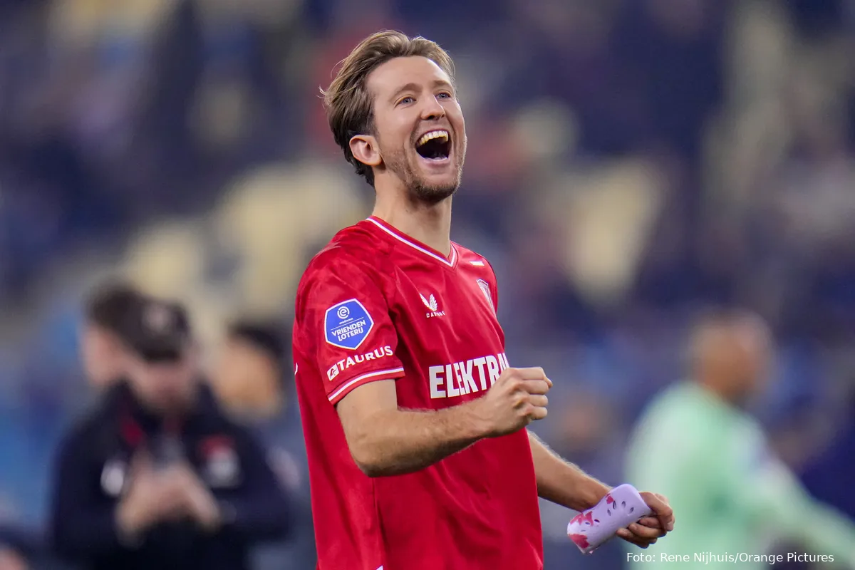 michel vlap ingezoomd juichen vitesse fc twente 2023 2024