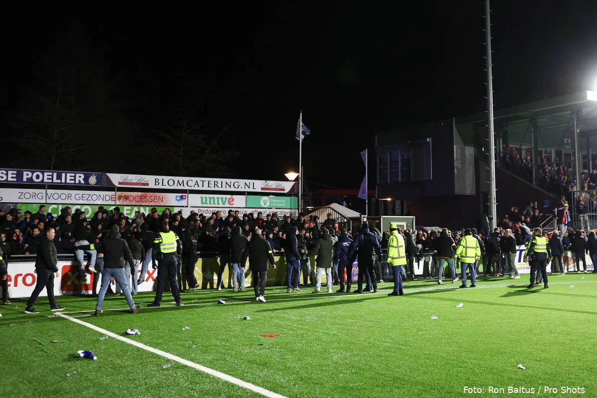 rellen-spakenburg-fc-twente-uitvak-supporters-hooligans-knvb-beker-2025-2026