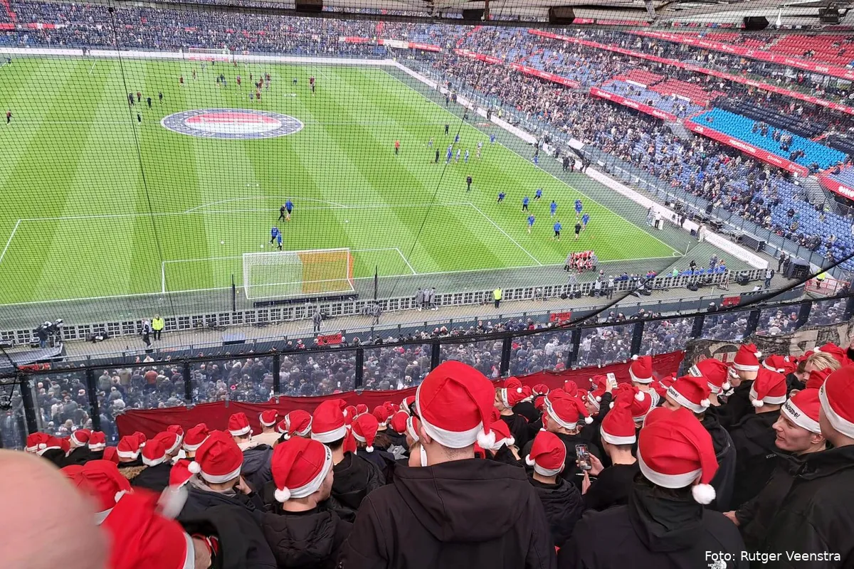 fc-twente-supporters-kerstmutsen-feyenoord-de-kuip-uitvak-2
