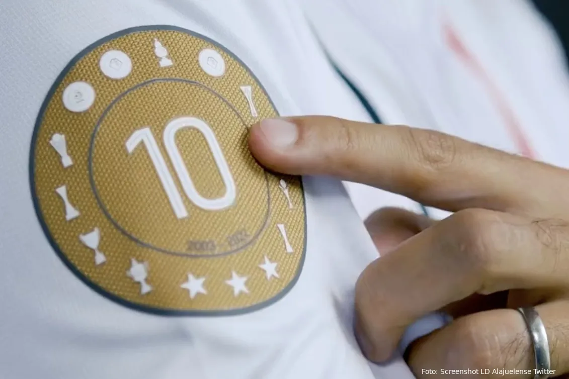VET! Club Bryan Ruiz brengt limited edition-shirt uit ter ere van zijn carrière