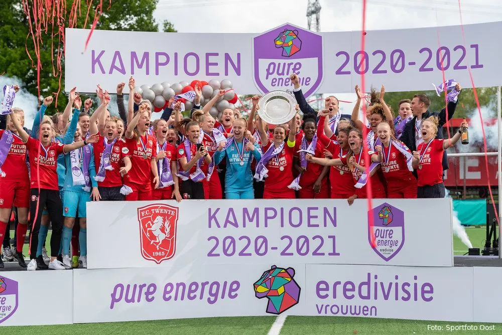 VIDEO: Dames gaan helemaal los na tweede kampioenschap op rij