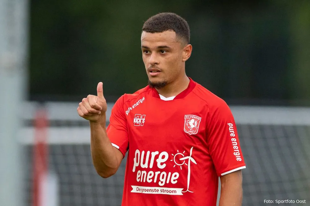 Latibeaudière: "Ben gezegend met een goede sprong, dus kan wel kopduels winnen"
