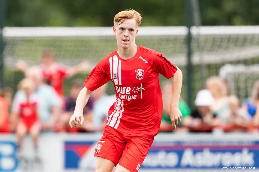 Onder 18 verspeelt dure punten in strijd tegen degradatie, maar zet wel heel belangrijke stap