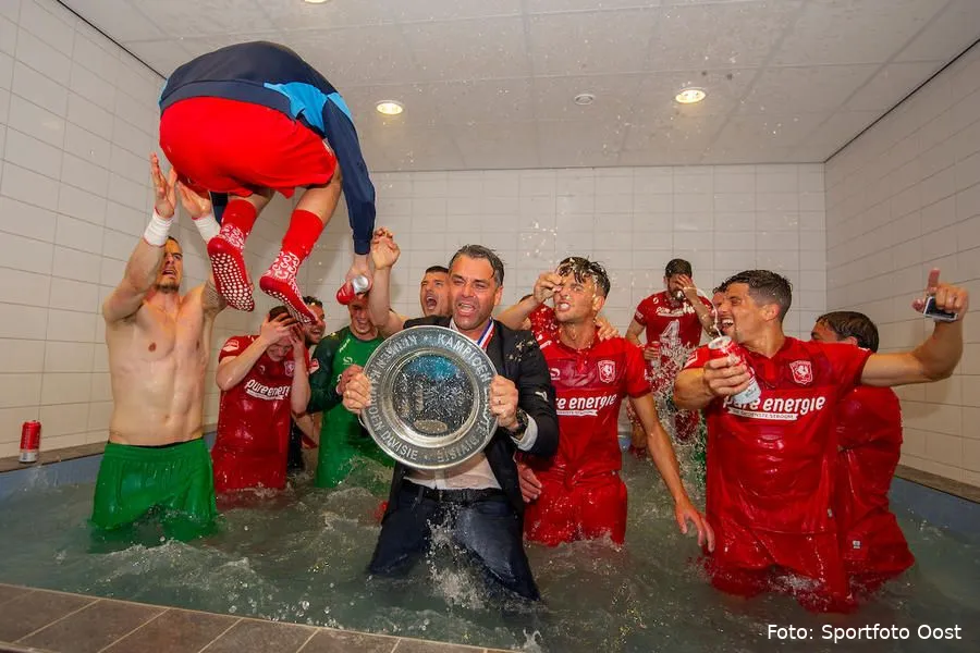 Vandaag in 2019: Kampioen FC Twente promoveert naar de eredivisie!