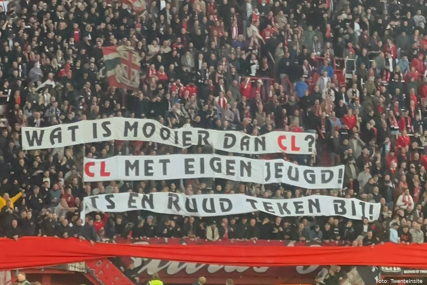 Spandoek-Vak-P-Mats-Rots-Ruud-Nijstad-FC-Twente-NEC
