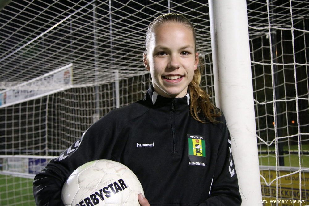 Bijzonder: 14-jarige (!!) speelster maakt debuut voor FC Twente Vrouwen