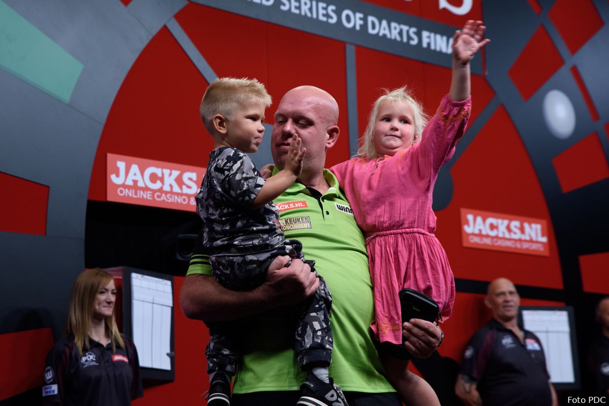 Michael van Gerwen gaat na de World Matchplay weer opnieuw onder het mes