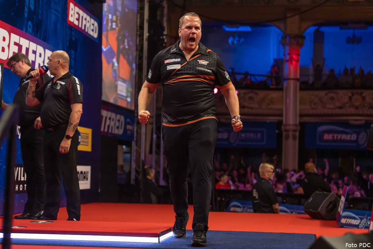 Grand Slam of Darts zondagavond Van Duijvenbode mag blijven hopen