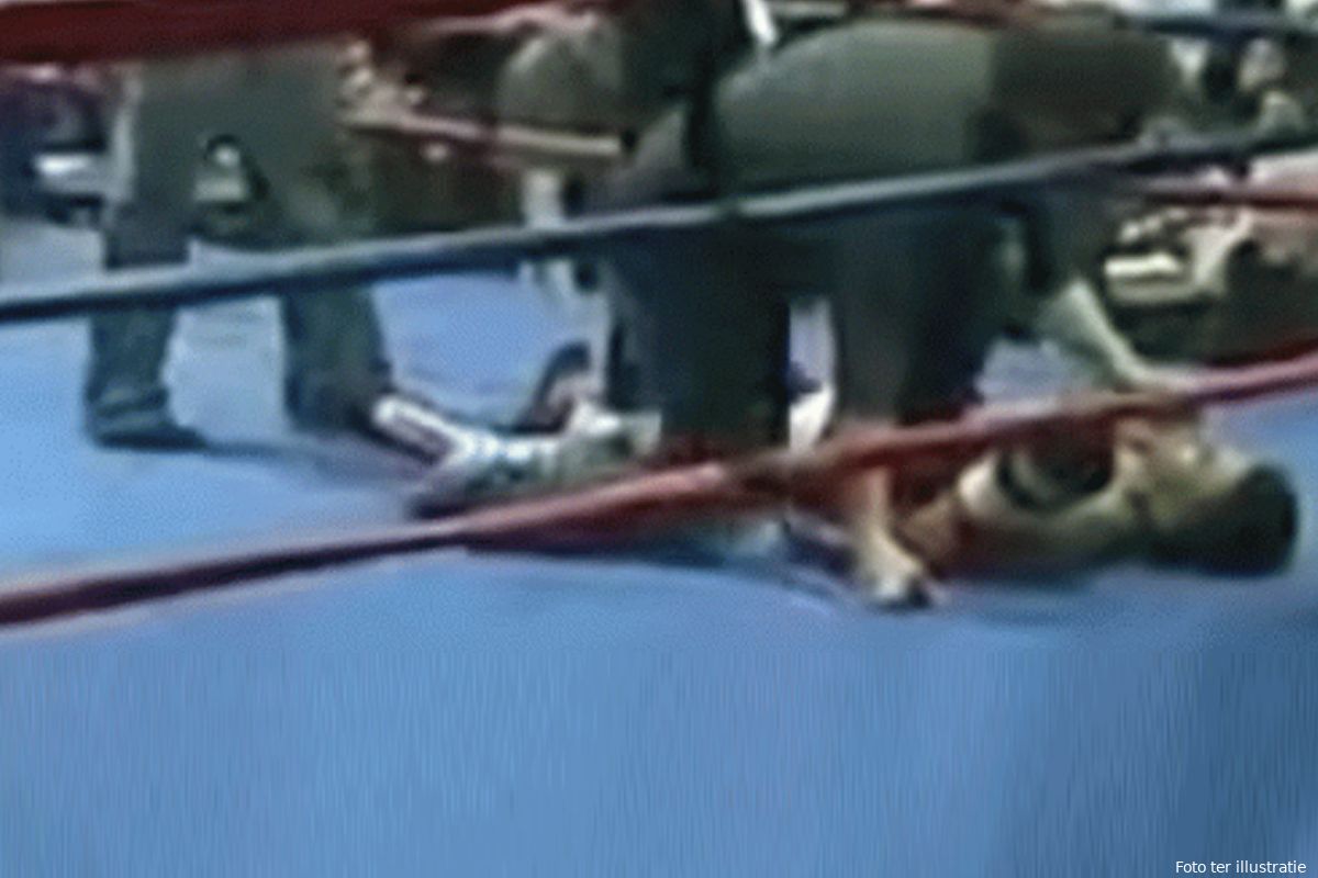 🎥  Dodelijk voorval! 16-Jarige MMA-vechter doodgetrapt tijdens wedstrijd