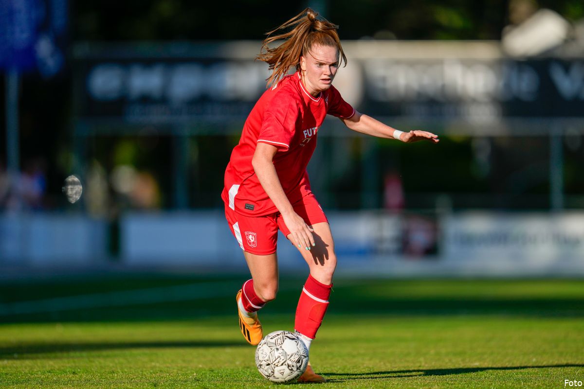 FC Twente (v) begint jacht op